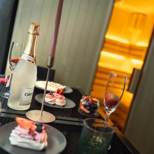 VALENTÝNSKÁ SOUTĚZ PRO DVA O VEČEŘI A SAUNU